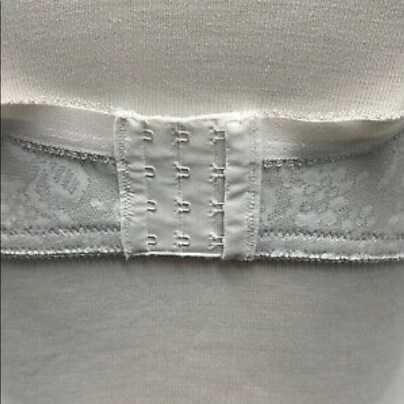 Playtex 18 Hour 44C White Wireless Bra EUC - Picture 4 of 7
